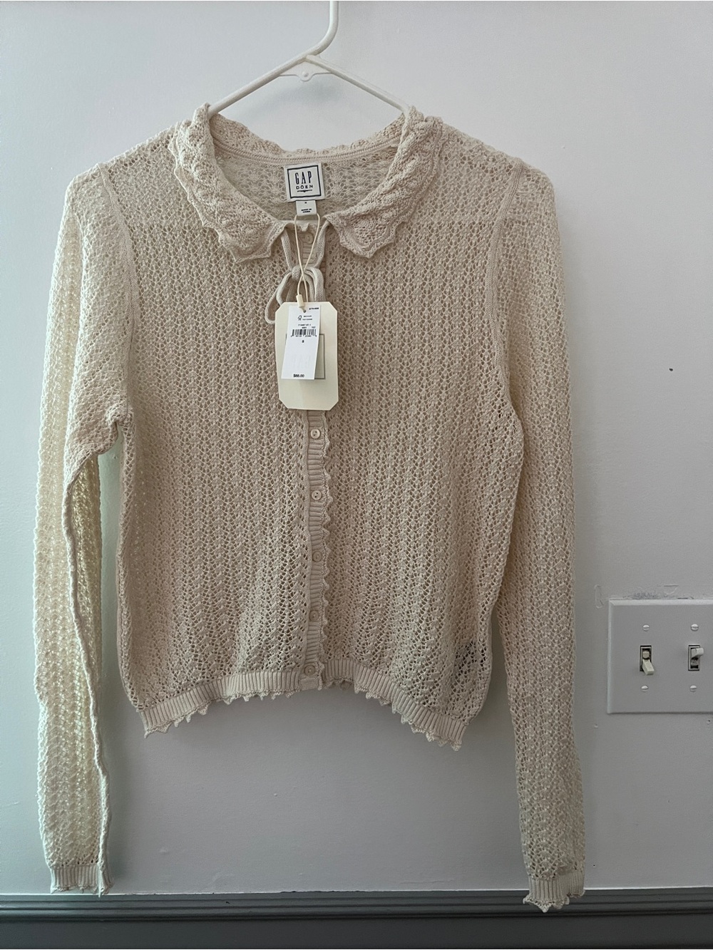 GAP & Doen Open-Knit Cream
Button-Up Cardigan
